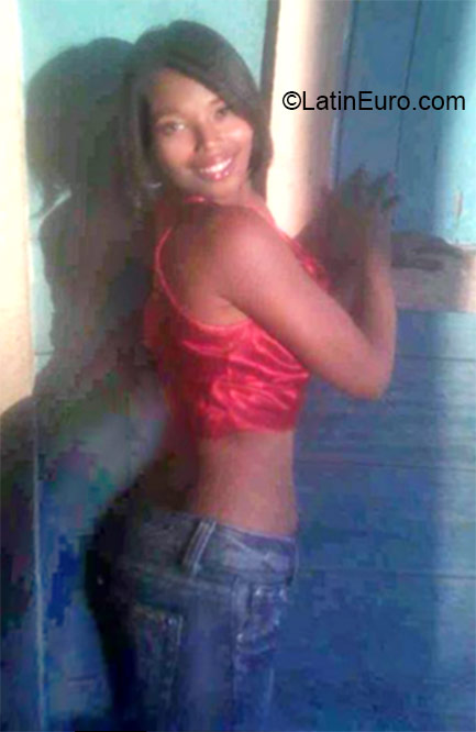Date this sensual Dominican Republic girl Yuderkis from San Pedro De Macoris DO21123