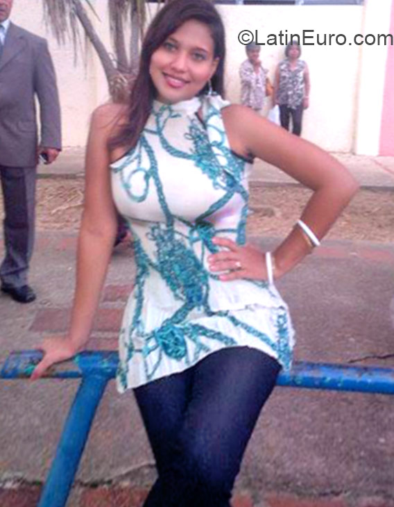 Date this tall Venezuela girl Isa from Barinas VE388