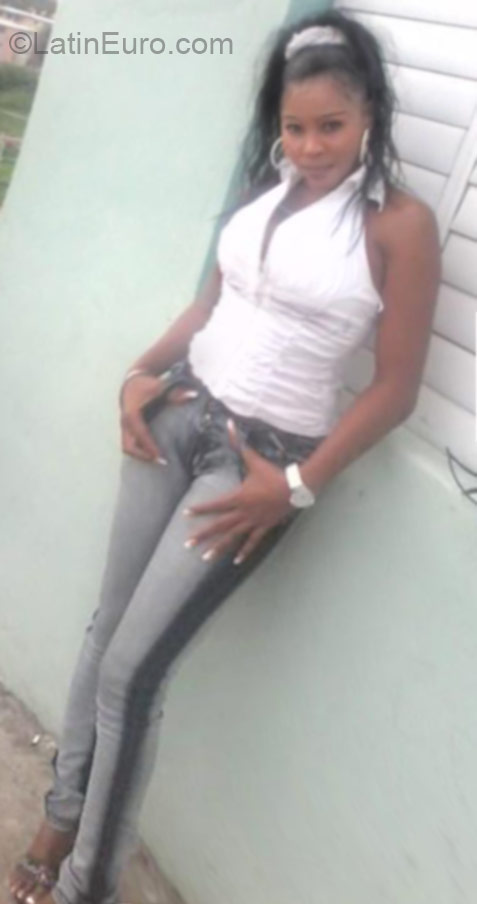 Date this young Dominican Republic girl Margarita from Santo Domingo DO21155
