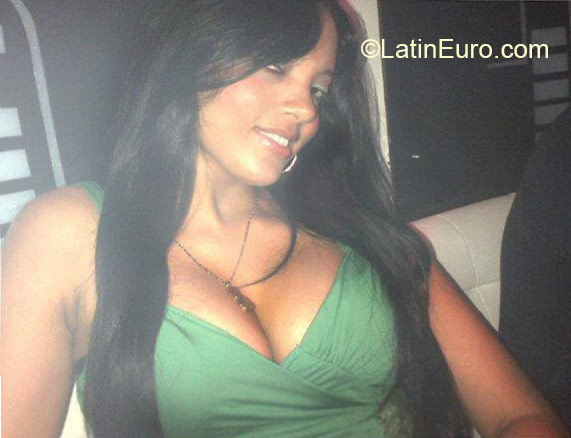Date this sultry Dominican Republic girl Yajeira from Santo Domingo DO21164