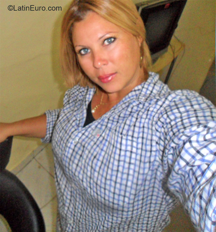 Date this cute Brazil girl Lucy from Rio De Janeiro BR9199