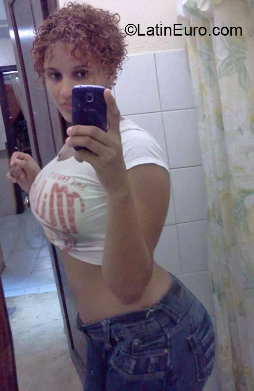 Date this passionate Dominican Republic girl Shalez from Santo Domingo DO21221