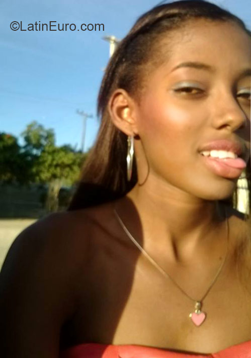 Date this funny Dominican Republic girl Myriams from Santo Domingo DO21225