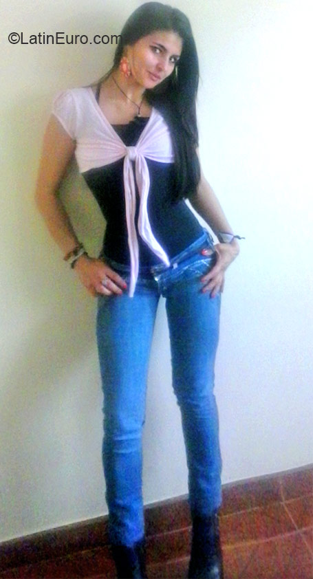 Date this passionate Colombia girl Saiyury from Bogota CO16916