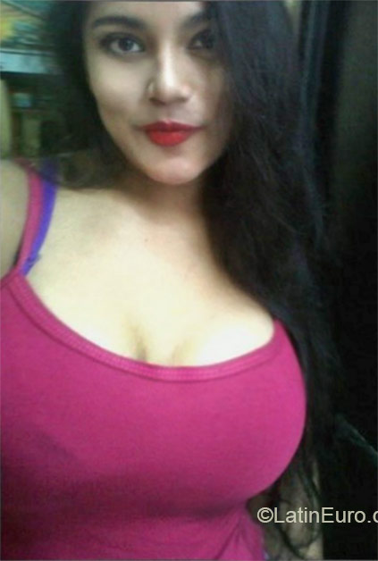 Date this attractive Ecuador girl Diana from Guayaquil EC182
