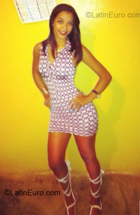 Date this attractive Dominican Republic girl Ana luisa from Santiago DO21371