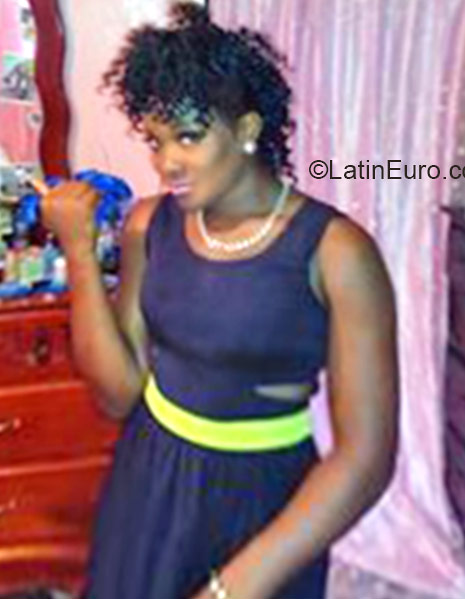 Date this young Jamaica girl Arina from Kingston JM2172
