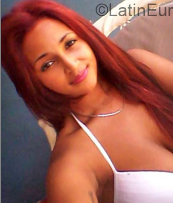 Date this nice looking Dominican Republic girl Pamela from Santo Domingo DO21381