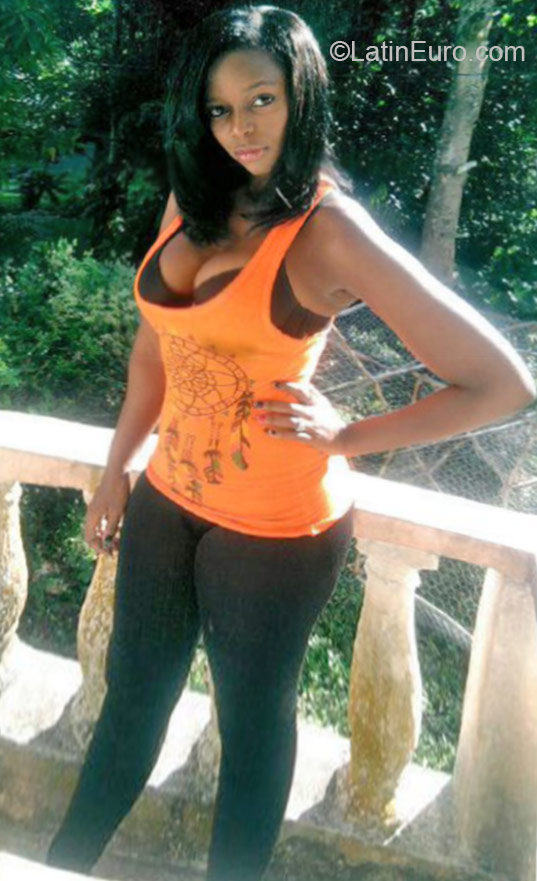 Date this georgeous Jamaica girl Sue from Montego Bay JM1956