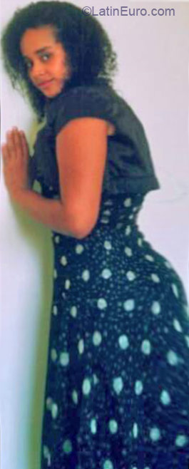 Date this good-looking Dominican Republic girl Dariena from Santo Domingo DO21476