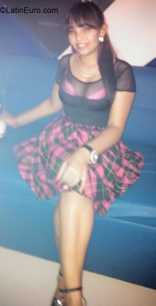 Date this tall Dominican Republic girl Maria from Santo Domingo DO21487