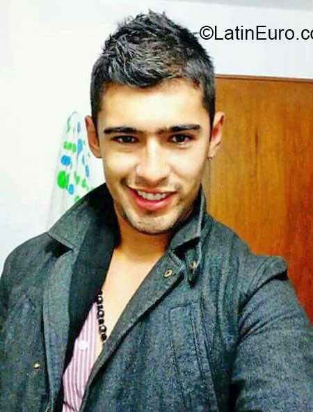 Date this exotic Colombia man Miguel Angel Su from Bogota CO17033