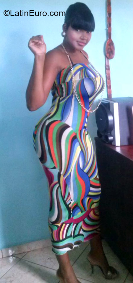 Date this tall Dominican Republic girl Michele from Santo Domingo DO21542