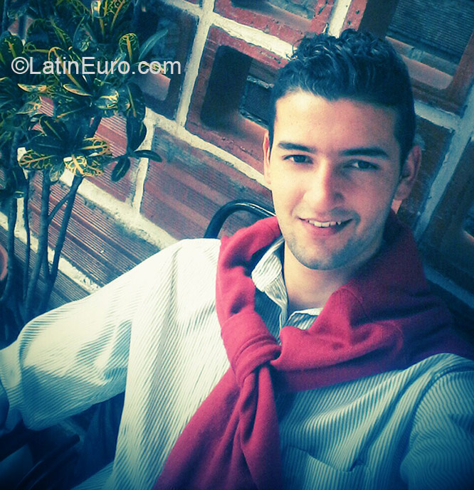Date this cute Colombia man Andres from Medellin CO17077