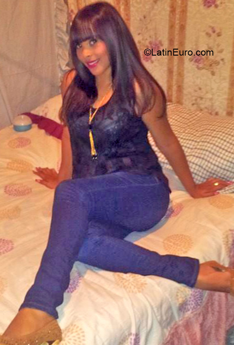 Date this exotic Dominican Republic girl Maria paula from Santo Domingo DO21645