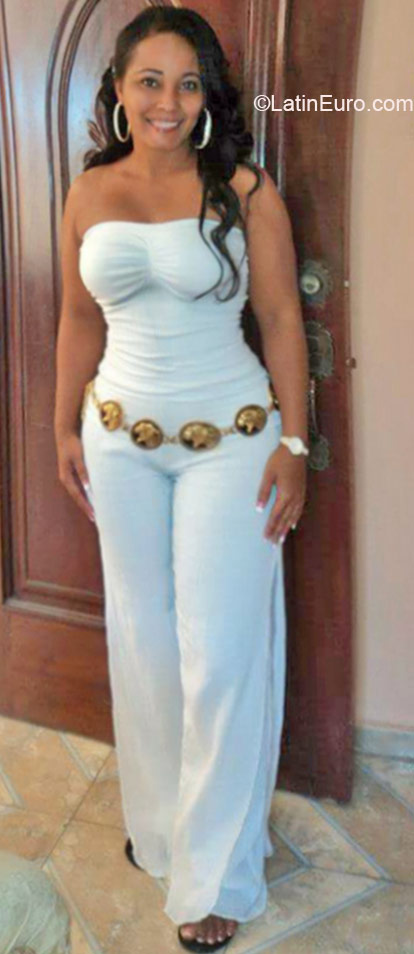 Date this lovely Dominican Republic girl Carolina from San Cristobal DO21661