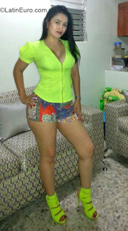 Date this tall Dominican Republic girl Sol from Santiago DO21662