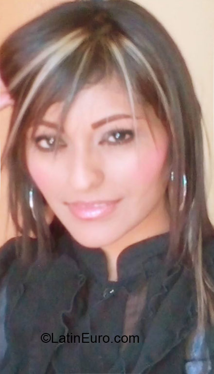 Date this good-looking Mexico girl Erin from Juarez MX1383