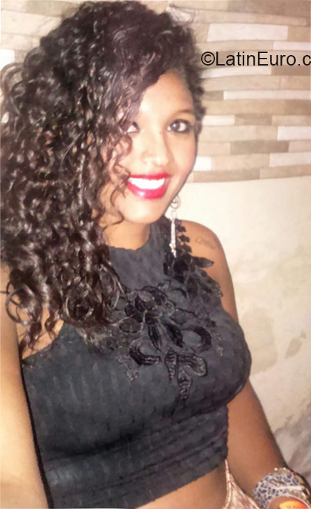Date this young Brazil girl Quesa from Brasilia BR9279