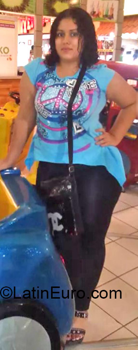 Date this happy Honduras girl Selena from La Ceiba HN1492