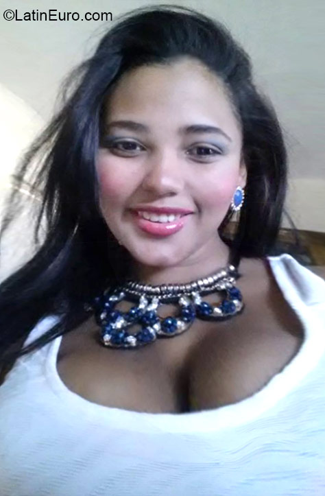 Date this voluptuous Dominican Republic girl Madelin from Santo Domingo DO21820