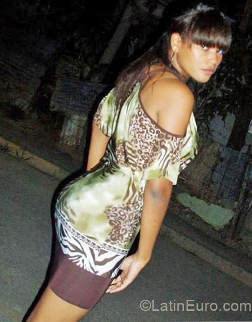 Date this beautiful Dominican Republic girl Chanell from Santo Domingo DO21900