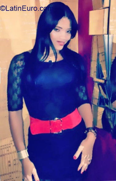 Date this tall Dominican Republic girl Nicole from Santiago DO21975