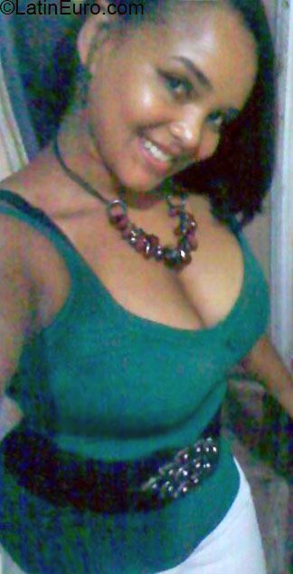 Date this passionate Dominican Republic girl Diocily from Santo Domingo DO21983