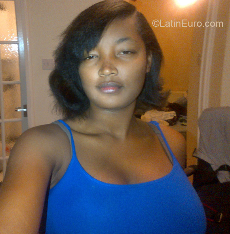 Date this georgeous Jamaica girl Stephanie from Kingston JM2032