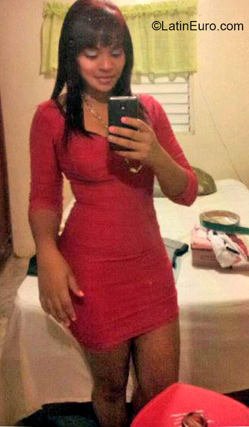 Date this exotic Dominican Republic girl Leydi from Moca DO22078