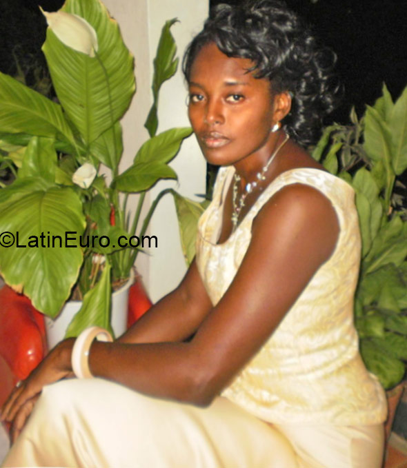 Date this attractive Jamaica girl Sharene from Ocho Rios JM2050