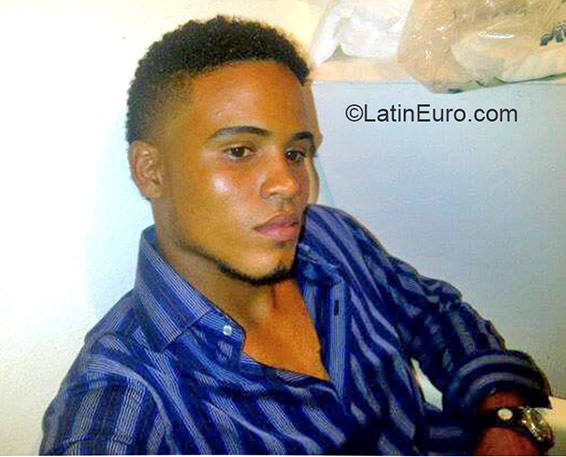 Date this foxy Dominican Republic man Miguel from Santo Domingo DO22181