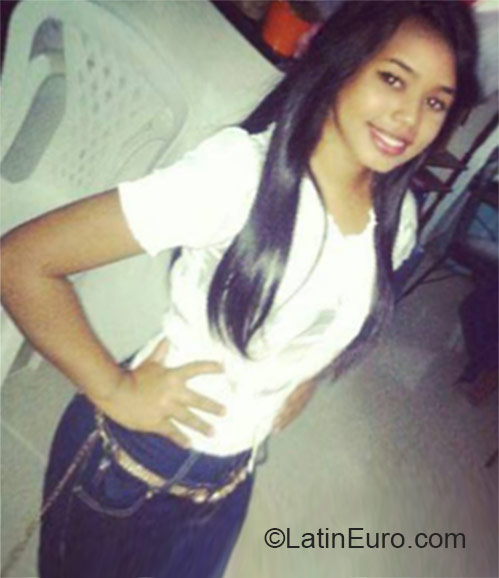 Date this attractive Dominican Republic girl Elisabeth from Puerto Plata DO22212