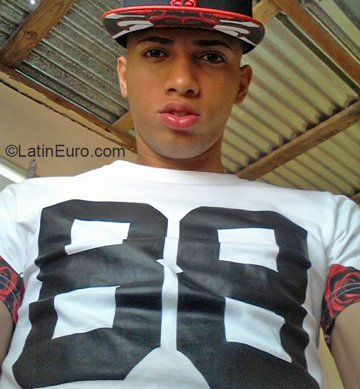 Date this charming Dominican Republic man Jose from Santo Domingo DO22269