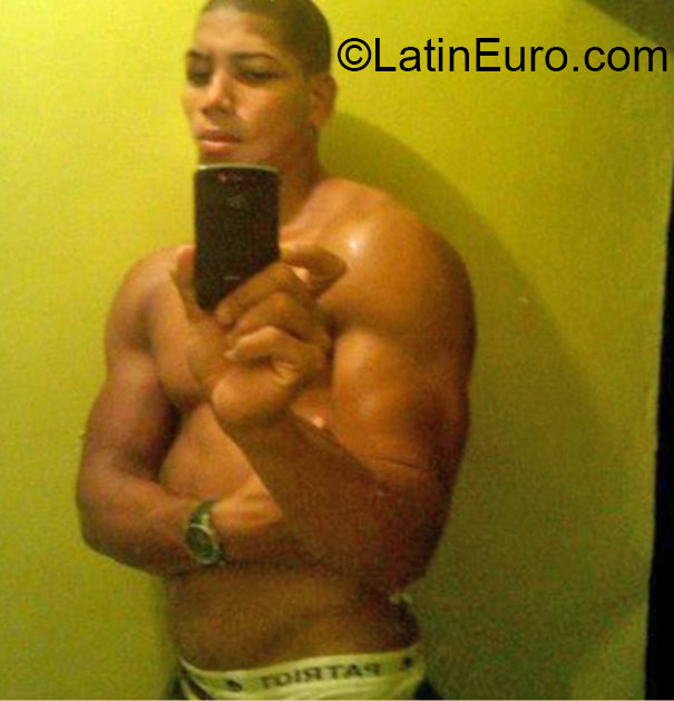 Date this funny Dominican Republic man Franklin from Santo Domingo DO22294