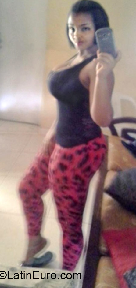 Date this funny Dominican Republic girl Krismery from Santo Domingo DO22328