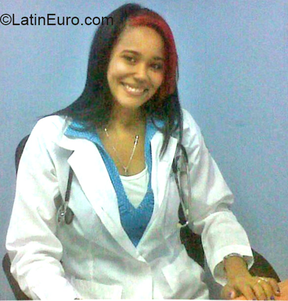 Date this nice looking Dominican Republic girl ROSA from Santiago DO22356