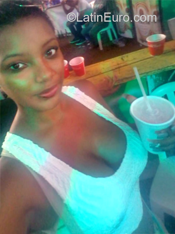 Date this attractive Dominican Republic girl Sehirys from Santo Domingo DO22402