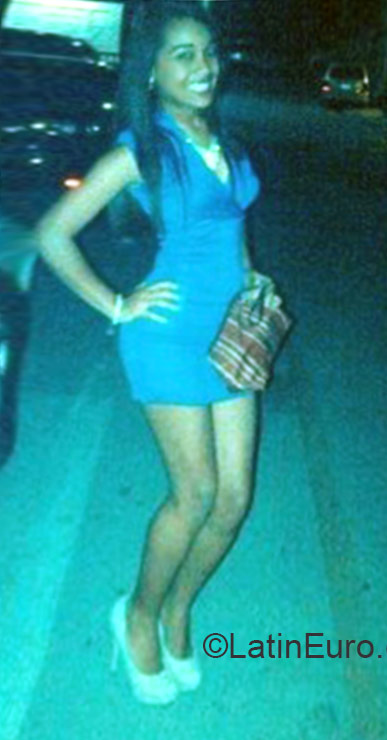Date this delightful Dominican Republic girl Nathalie from Santo Domingo DO22367
