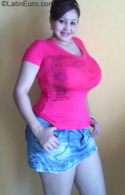 Date this hard body Colombia girl Gina from Cartagena CO21639