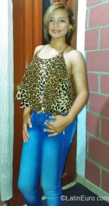 Date this delightful Colombia girl Vanessa from Cali CO17575