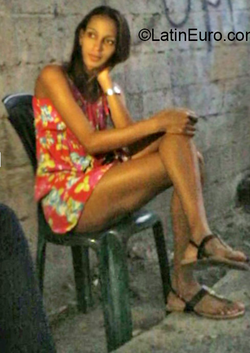 Date this foxy Dominican Republic girl Arellis from San Pedro De Macoris DO22446