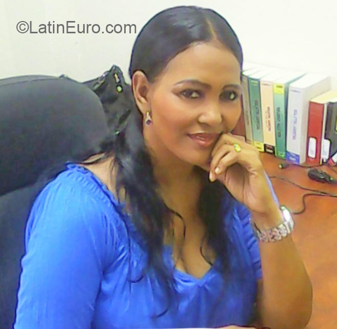 Date this voluptuous Dominican Republic girl Bianca from Santo Domingo DO22460