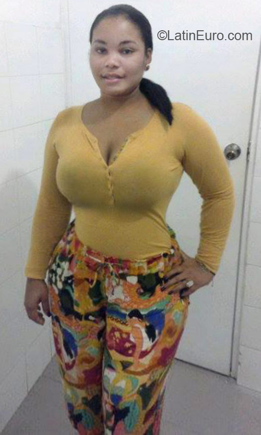 Date this funny Dominican Republic girl Massiel from Santo Domingo DO22462