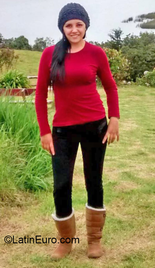 Date this lovely Colombia girl Viviana from Pasto CO17661