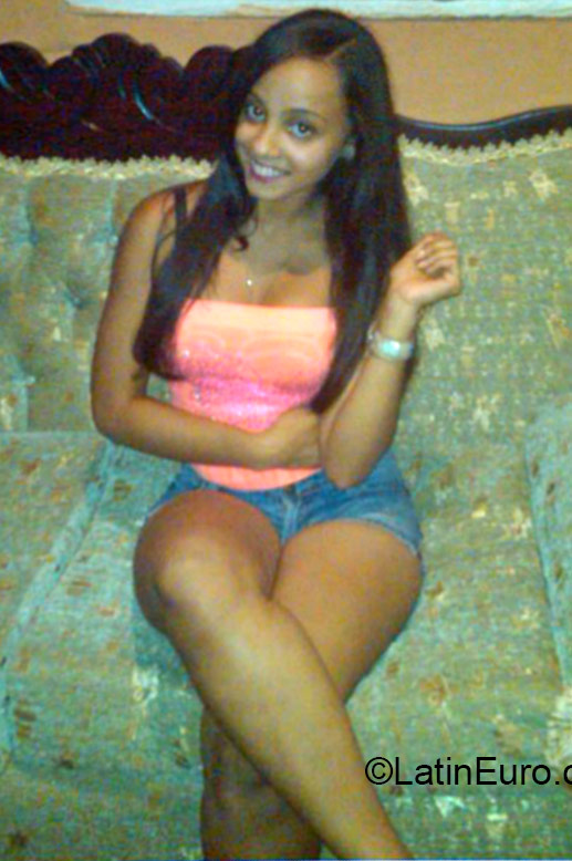 Date this good-looking Dominican Republic girl Noemi from Santiago DO22638