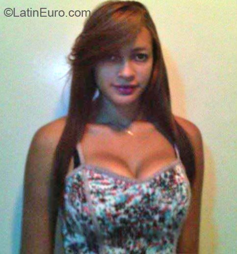 Date this charming Dominican Republic girl Gaby from Santo Domingo DO22640