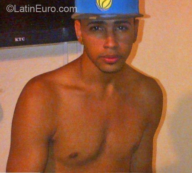 Date this exotic Dominican Republic man Chris from Santiago DO22682