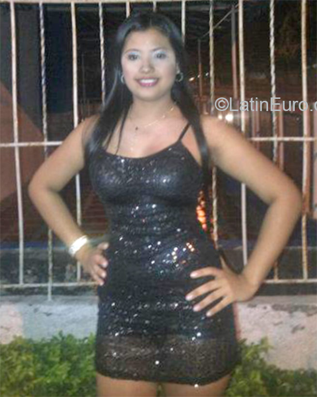 Date this athletic Colombia girl Katherin from Barranquilla CO17747