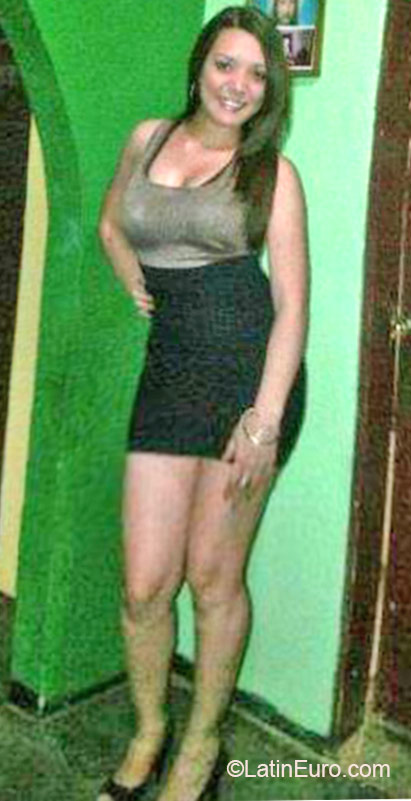 Date this young Venezuela girl Dimarys from Maracaibo VE576